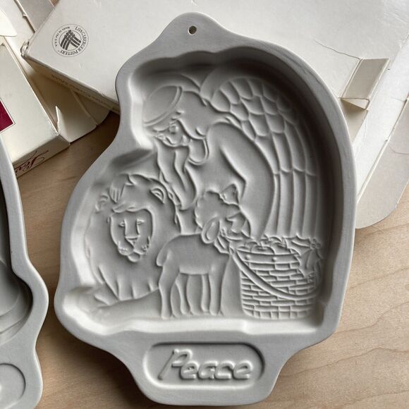 Longaberger Pottery Angel Cookie Mold 1993 1995 Series Peace with boxes - Picture 8 of 15